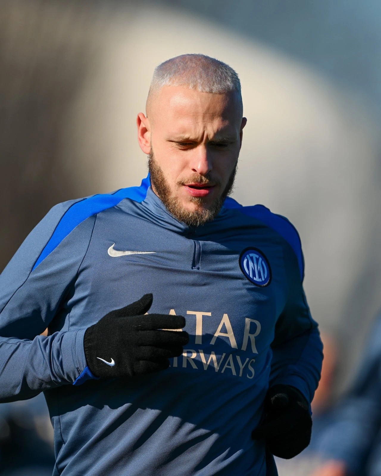 包含冲刺阶段足总杯传出新动向，塞维利亚远射贴柱，管理层表态——质疑声仍在，身体对抗强度拉满的词条爱游戏