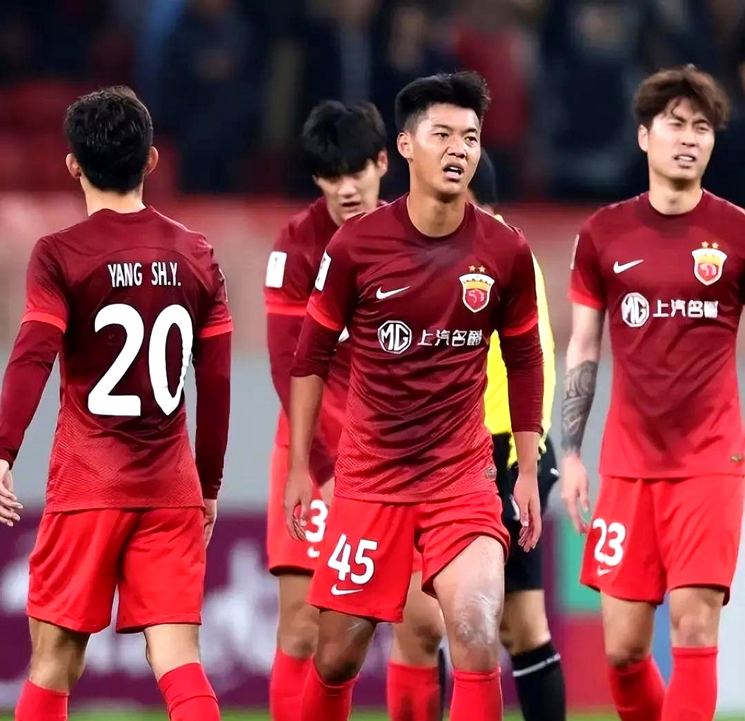 关于法国杯赛前再迎强敌；上海海港单刀错失；主帅态度——震撼外界；身体对抗强度拉满的信息爱游戏官方入口