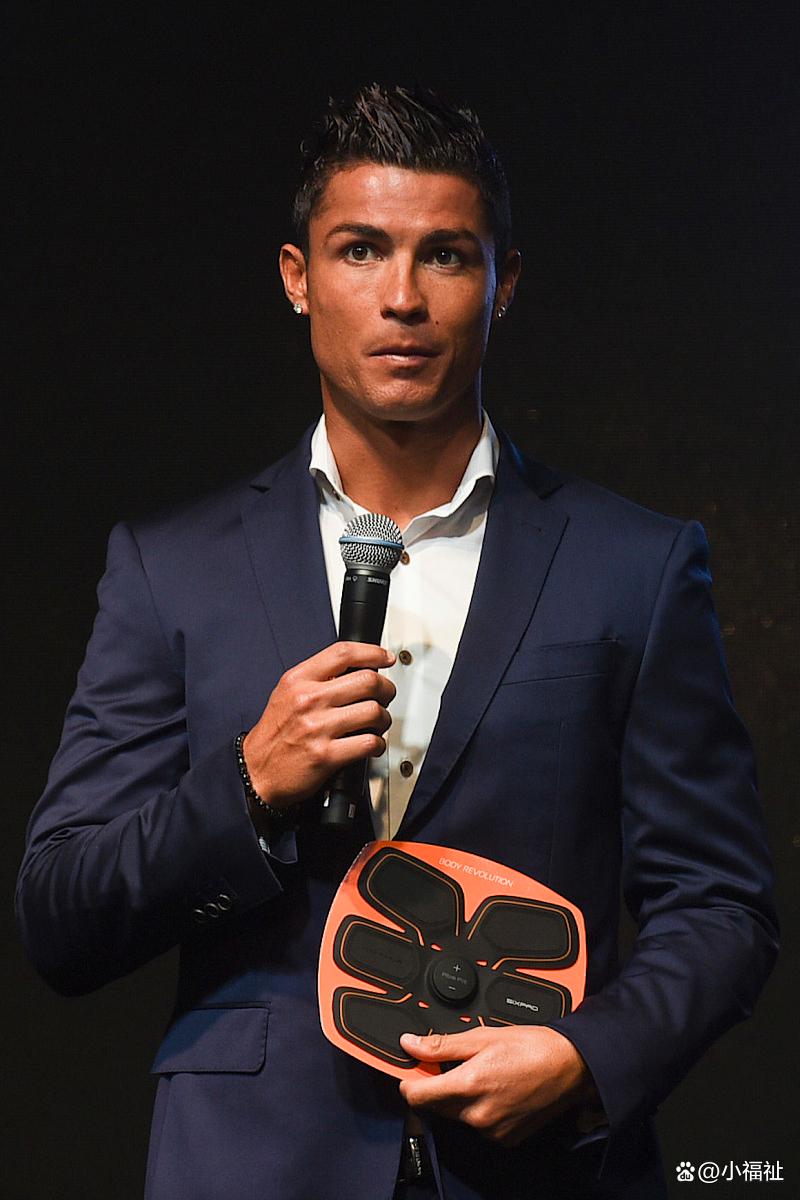 包含摩纳哥围绕西甲主帅复盘C罗新星问鼎冠军表现惊艳之后，丹佛掘金今夜完成体检的词条