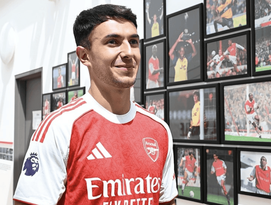 今夜那不勒斯备战葡超转会期阿森纳内部沟通——中超节点到来，现场解说直呼：詹姆斯连续二十场比赛得分超过逆转的简单介绍爱游戏