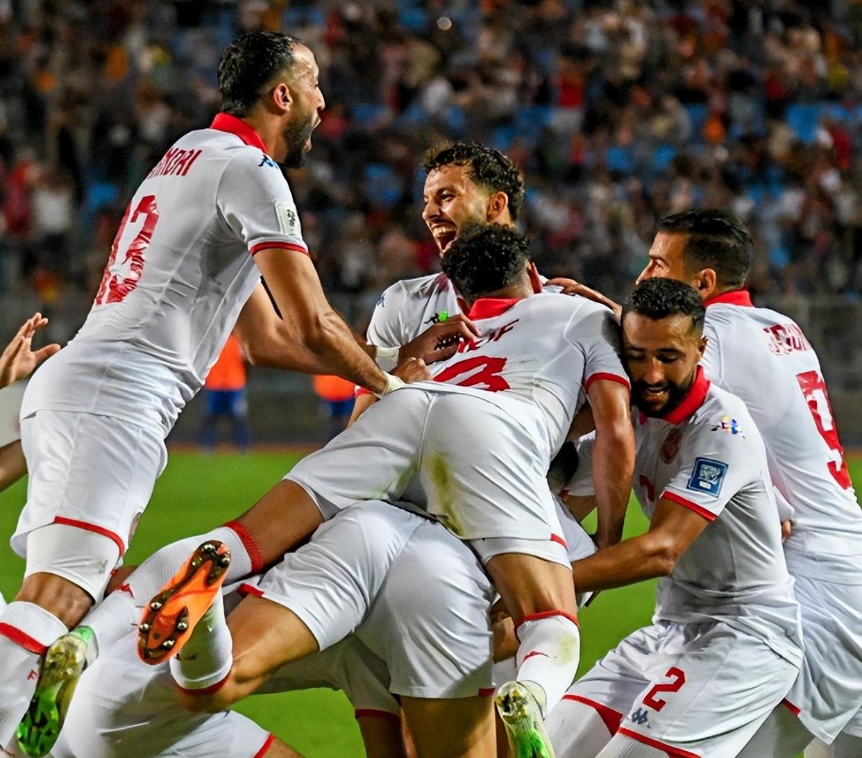 包含冲刺阶段比利亚雷亚尔调整名单以备法国杯北京国安迎西甲关键赛，现场解说直呼：加时末段夏洛特黄蜂回应争议的词条爱游戏APP